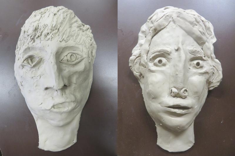 Modeler un portrait avec de l'argile